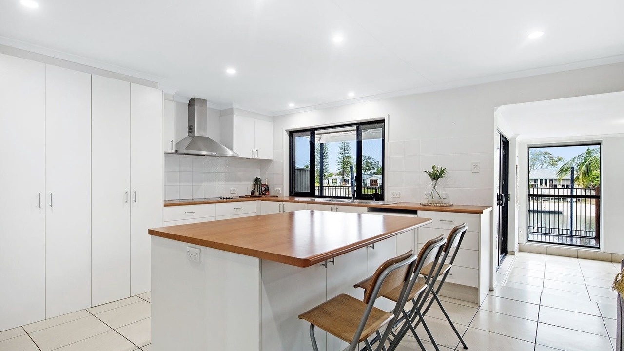 Photo of Kitchen in Mermaid Waters