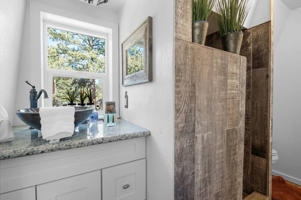 Photo of Bathroom in Woodlands