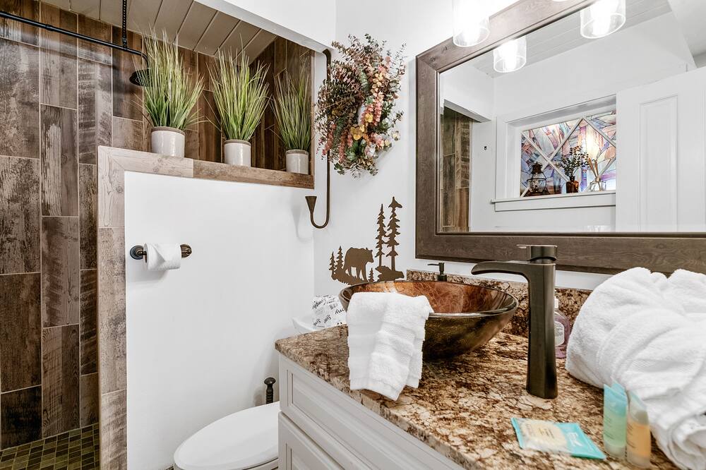 Photo of Bathroom in Woodlands