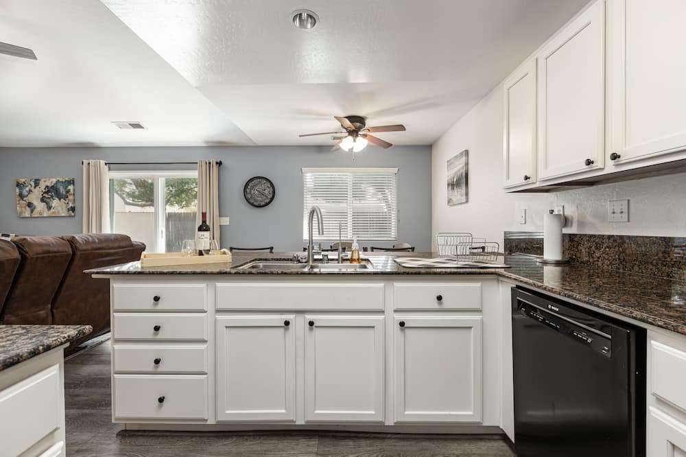 Photo of Kitchen in Hanford