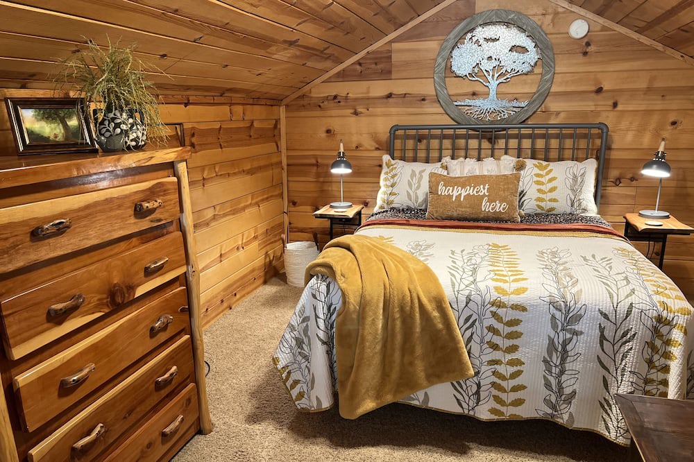 Photo of Bedroom in California Hot Springs