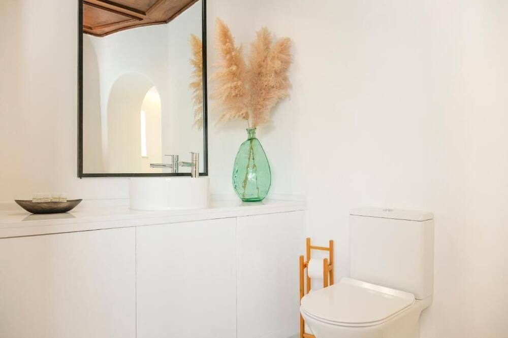 Photo of Bathroom in Oeiras