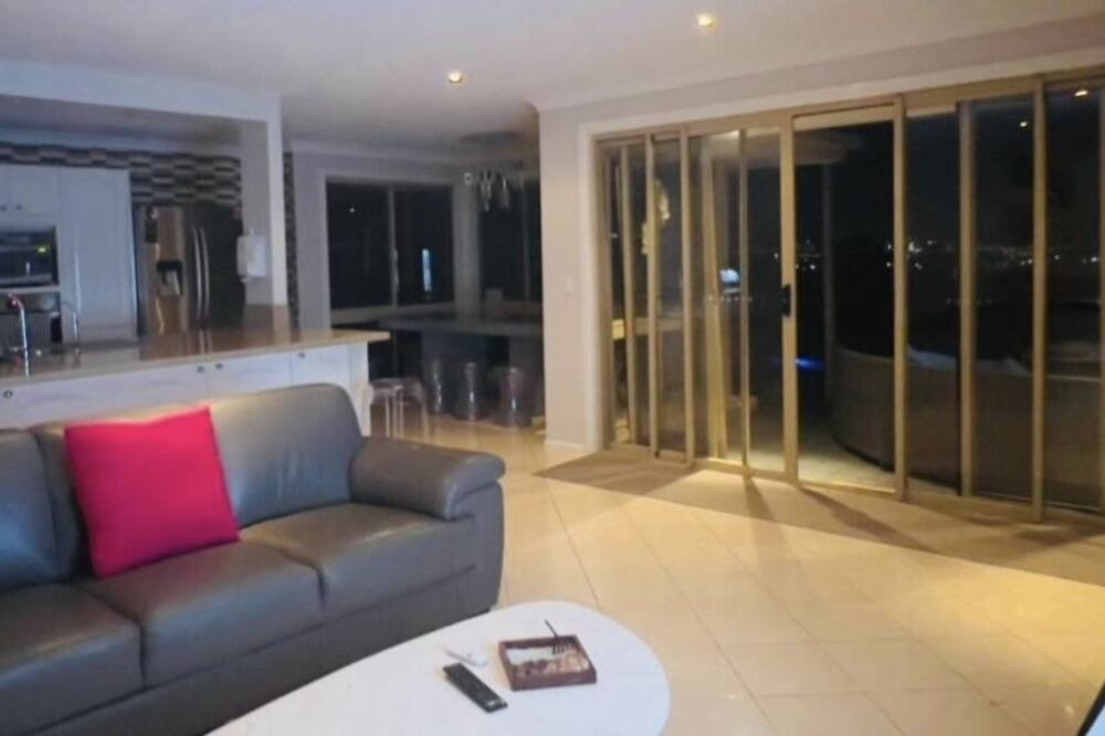 Photo of Livingroom in Mudgeeraba