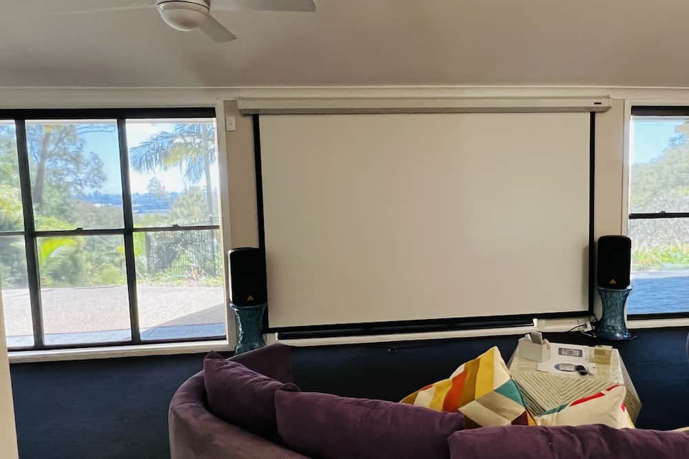 Photo of Livingroom in Mudgeeraba