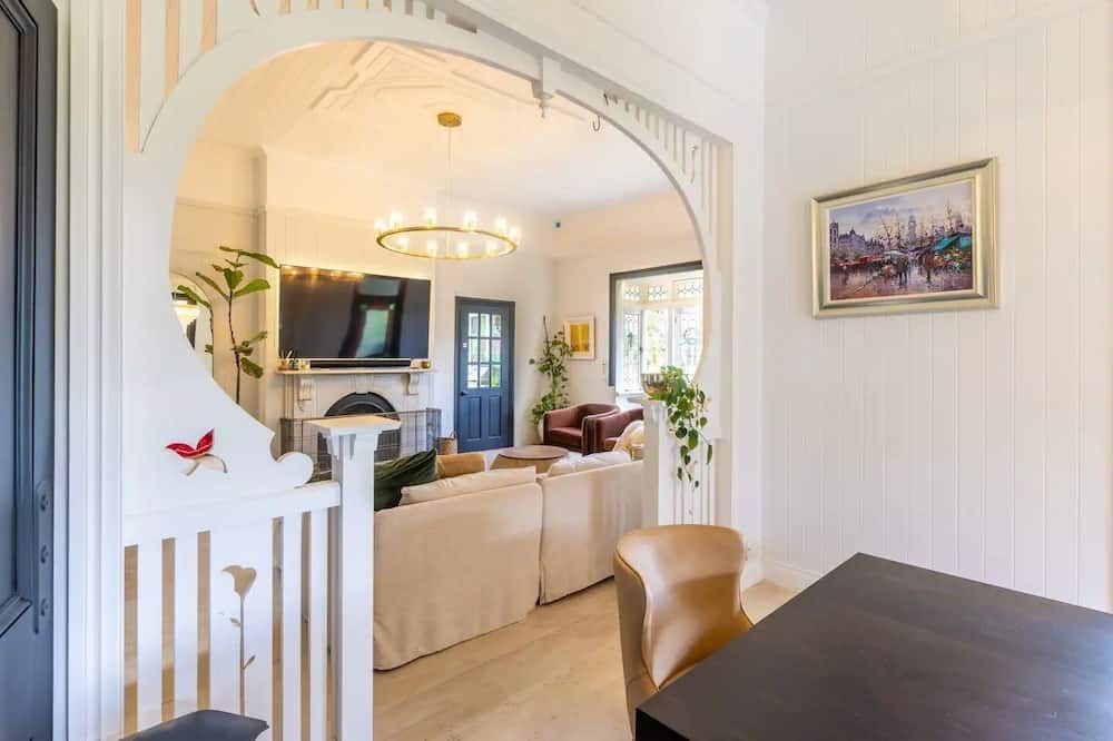 Photo of Livingroom in Wilston