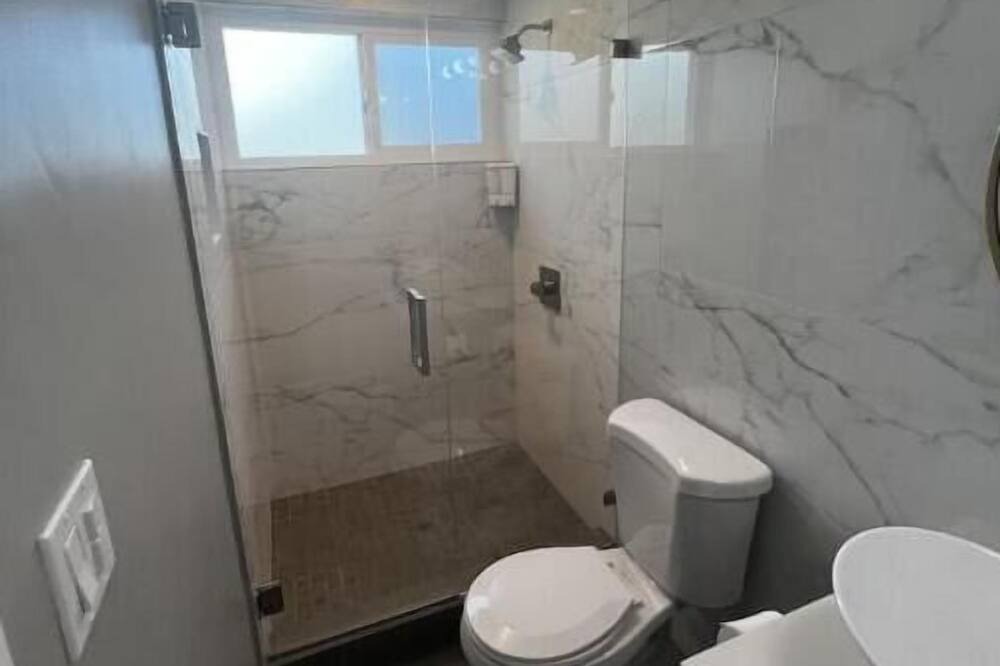 Photo of Bathroom in Allied Gardens