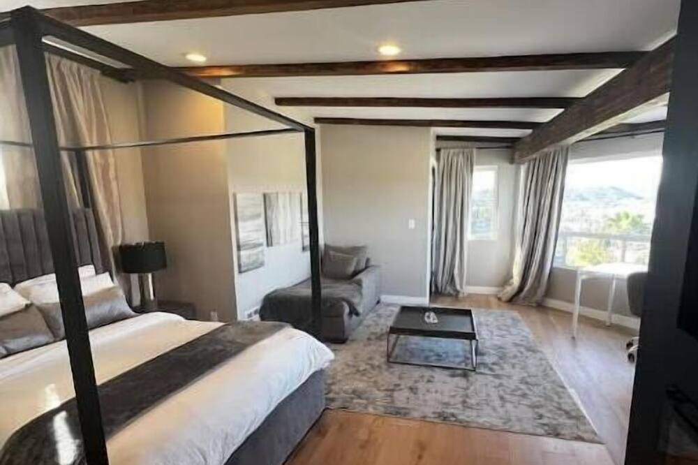 Photo of Bedroom in Allied Gardens