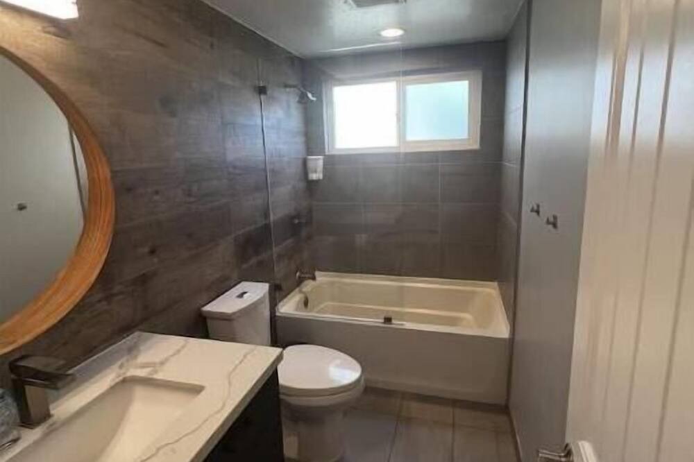 Photo of Bathroom in Allied Gardens