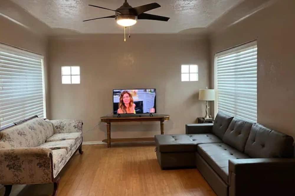 Photo of Livingroom in Raisin