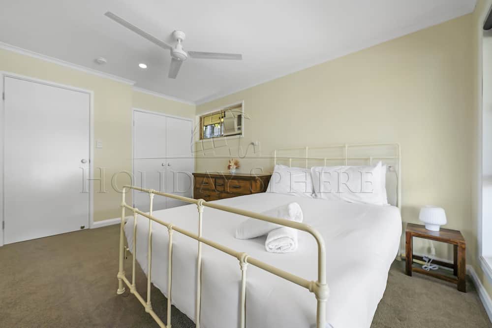 Photo of Bedroom in Oxenford