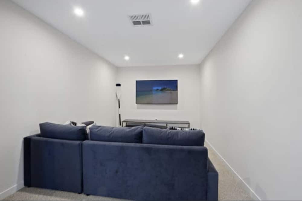 Photo of Livingroom in Biggera Waters