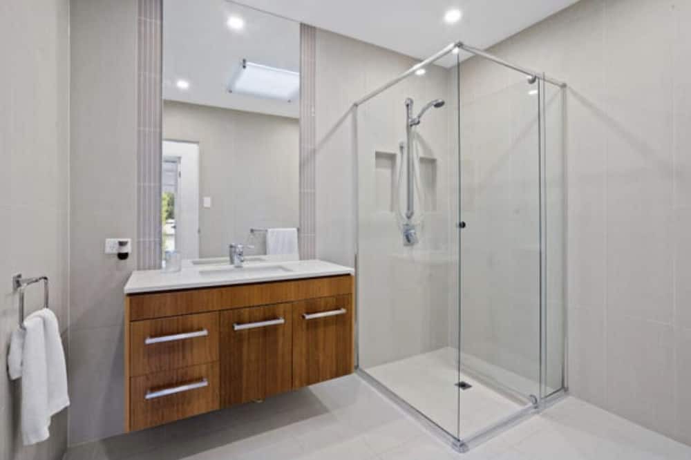Photo of Bathroom in Biggera Waters