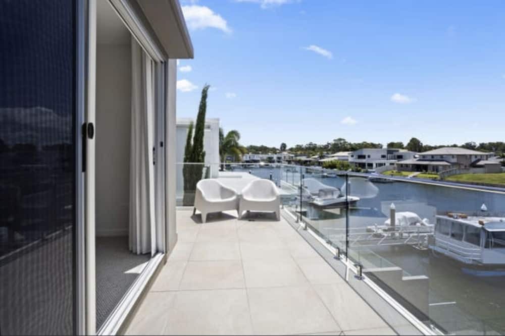 Photo of Outdoor in Biggera Waters