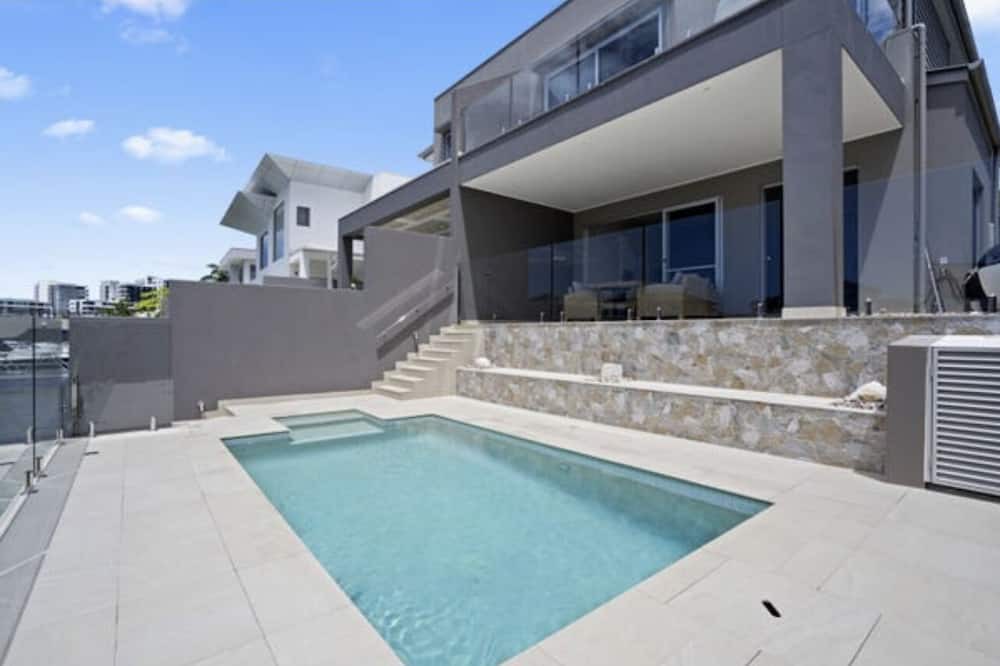 Photo of Outdoor in Biggera Waters