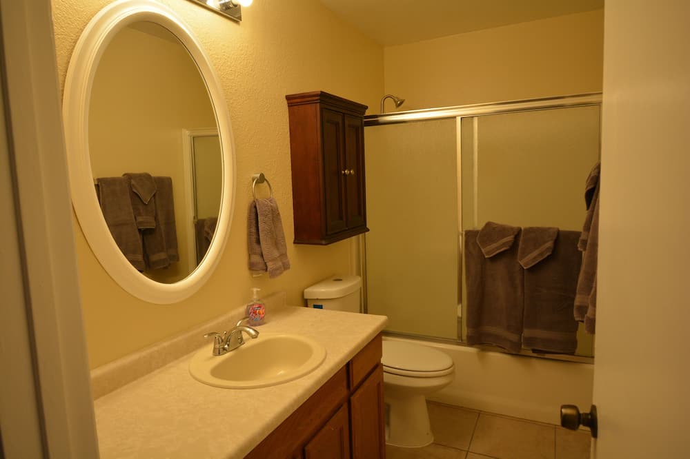 Photo of Bathroom in Earp