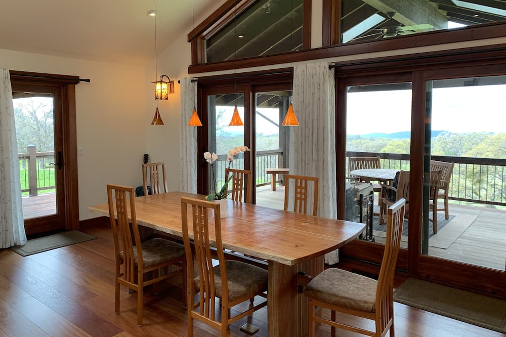 Photo of Livingroom in Browns Valley