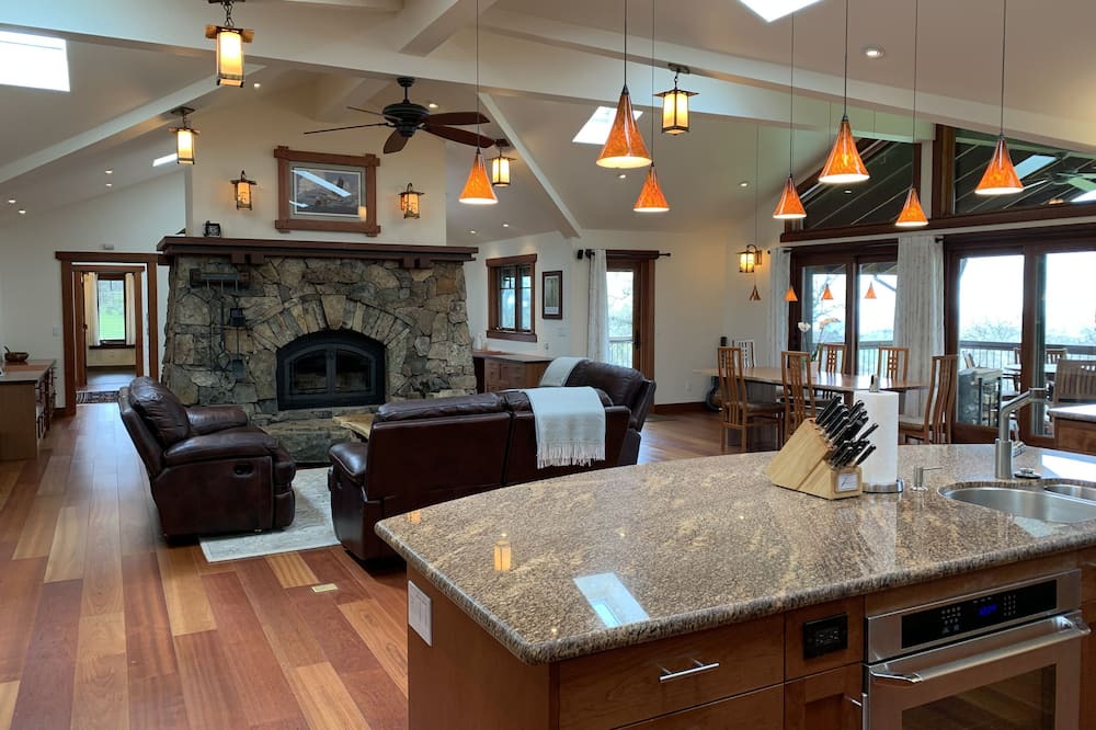 Photo of Bedroom in Browns Valley