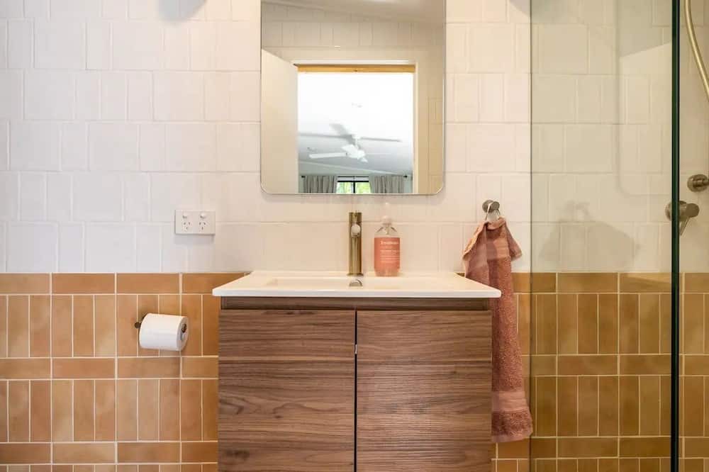 Photo of Bathroom in Mermaid Beach