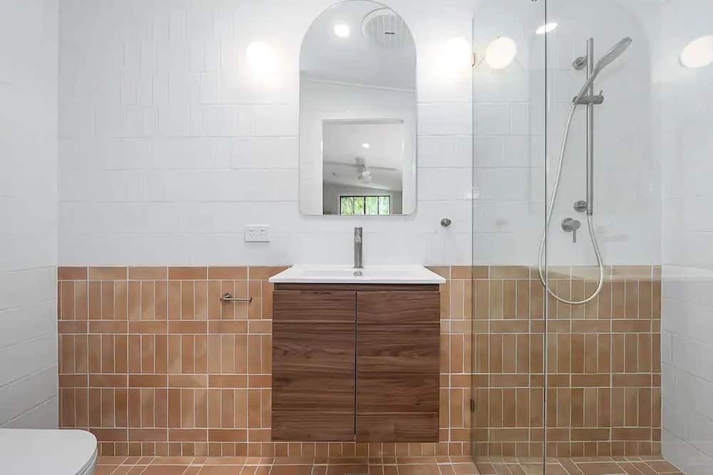 Photo of Bathroom in Mermaid Beach