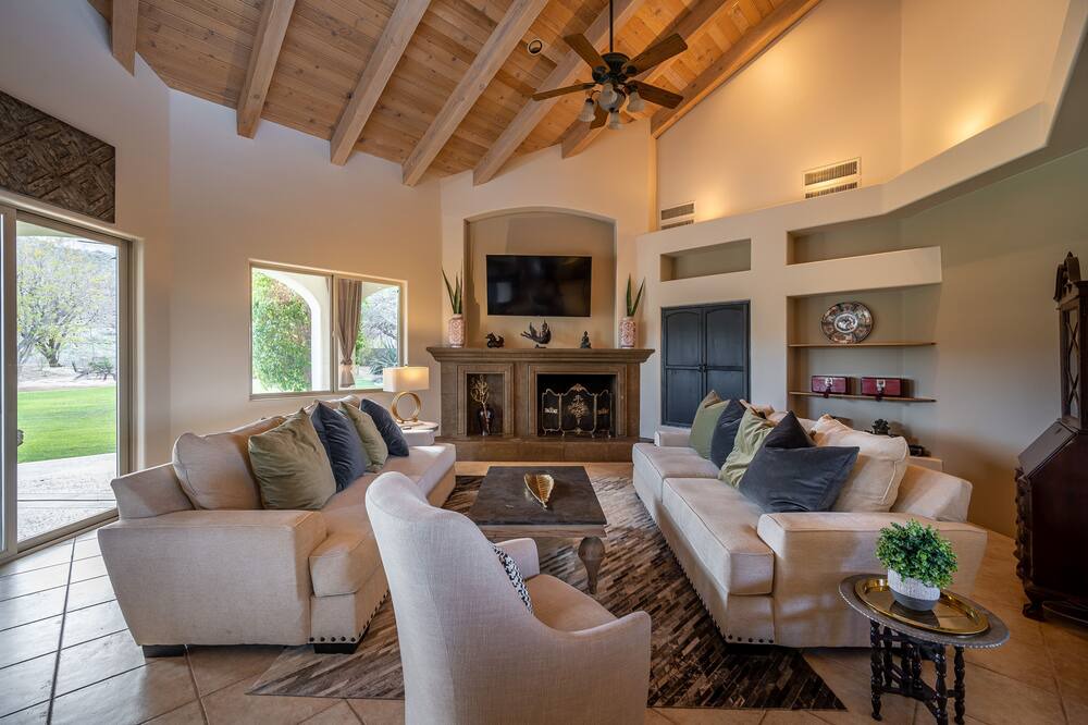 Photo of Livingroom in Palm Desert