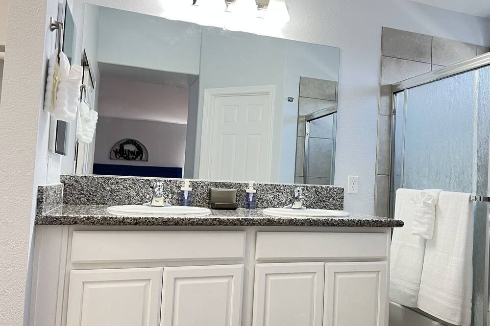 Photo of Bathroom in North Las Vegas