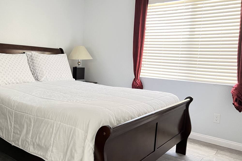 Photo of Bedroom in North Las Vegas