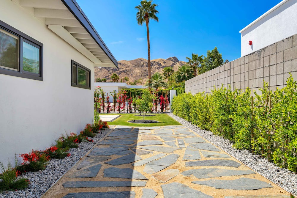 Photo of Outdoor in Araby Commons