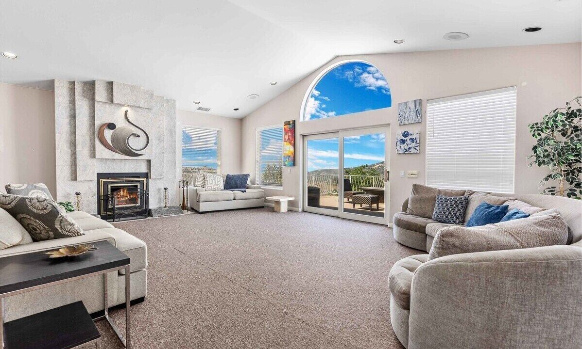 Photo of Livingroom in Ramona