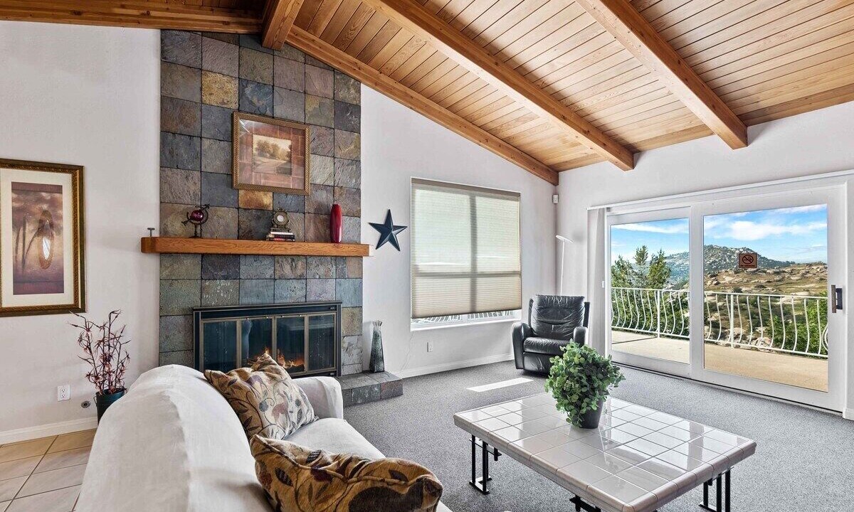 Photo of Livingroom in Ramona