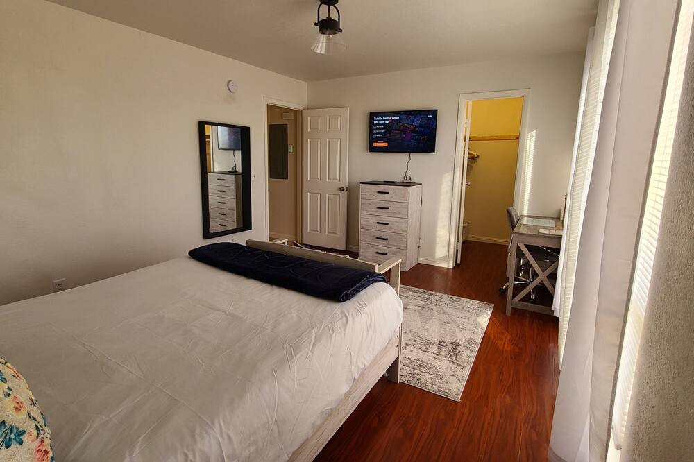 Photo of Bedroom in Sunrise Manor