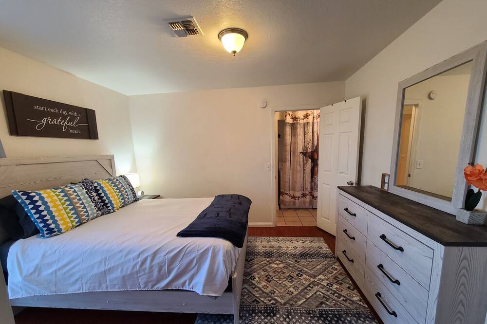 Photo of Bedroom in Sunrise Manor