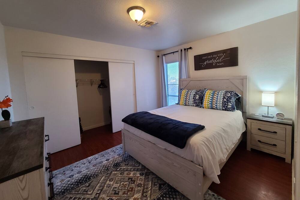 Photo of Bedroom in Sunrise Manor