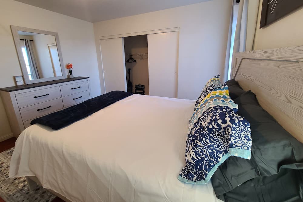 Photo of Bedroom in Sunrise Manor