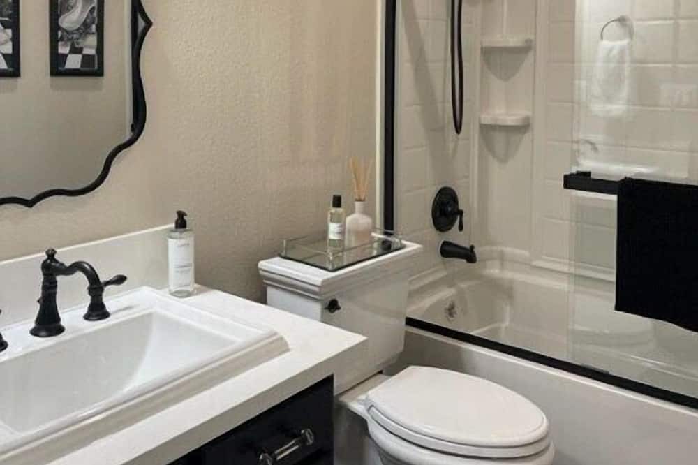 Photo of Bathroom in Tulare