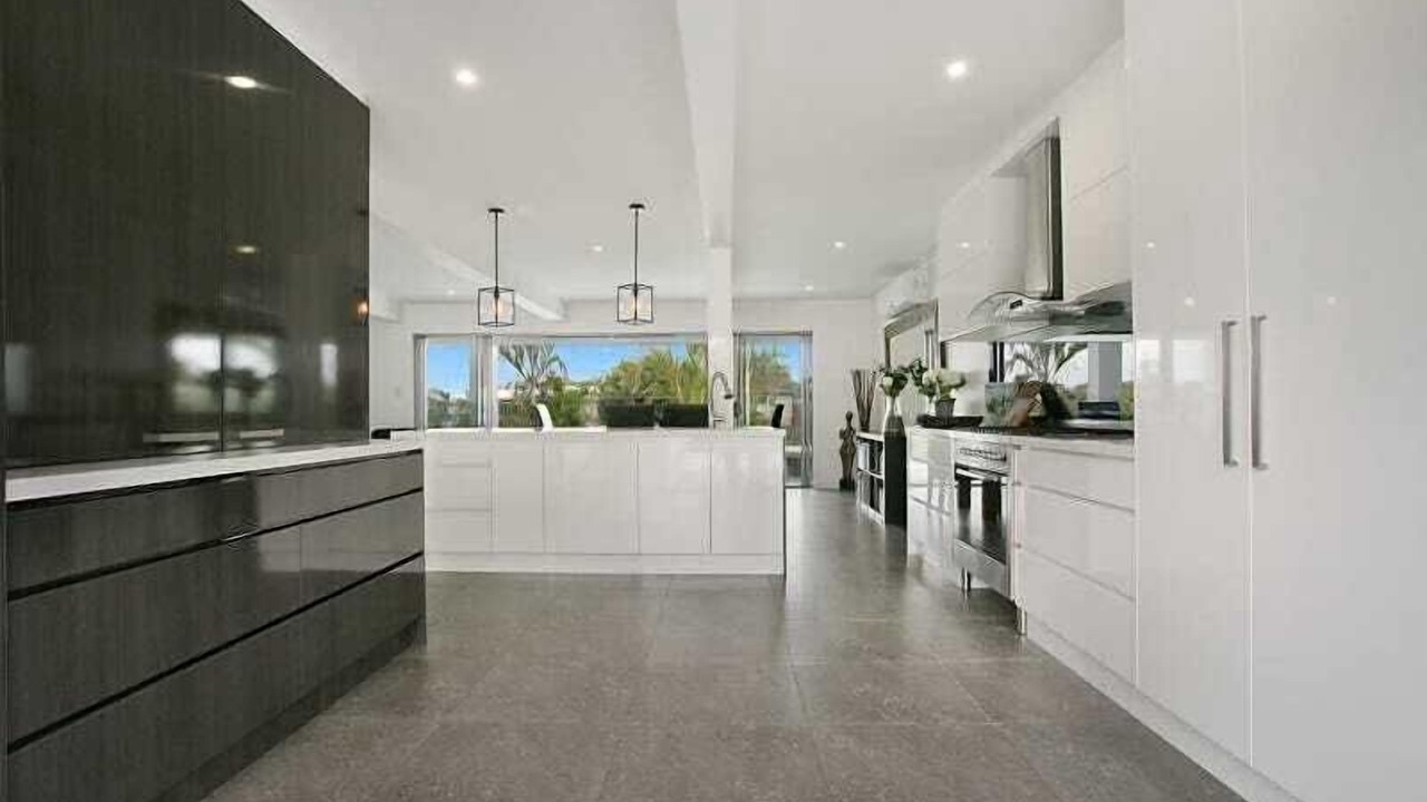 Photo of Kitchen in Broadbeach Waters