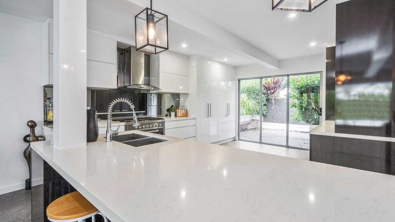 Photo of Kitchen in Broadbeach Waters