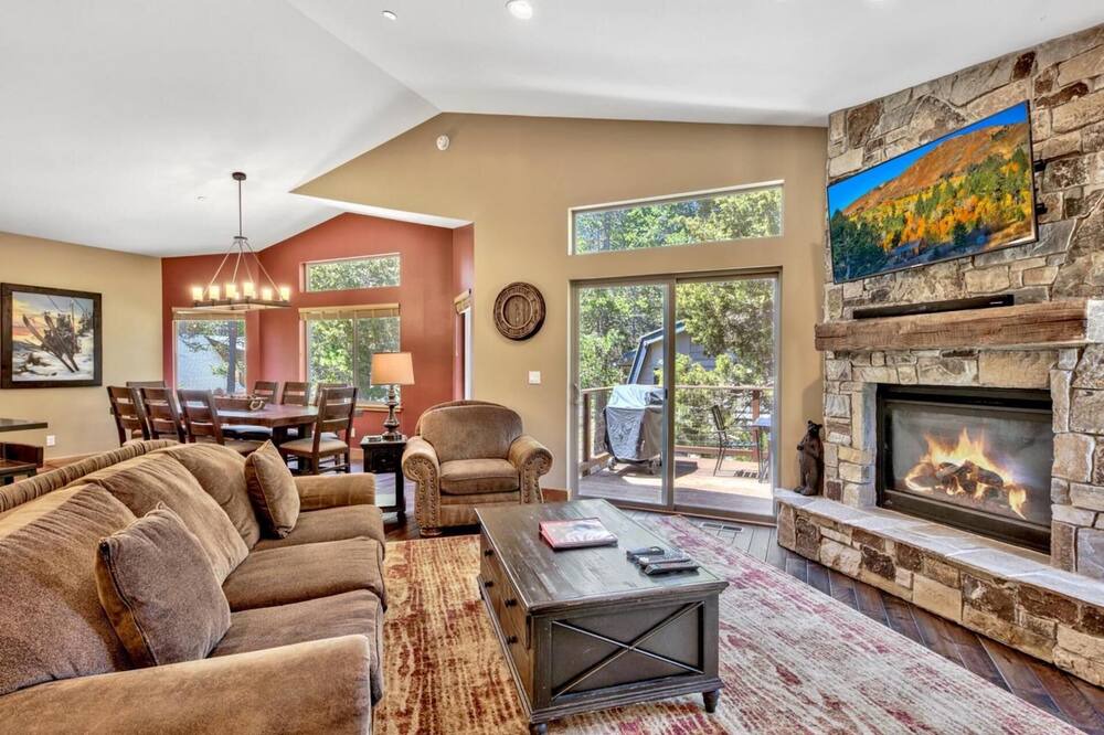 Photo of Livingroom in Tahoe Paradise