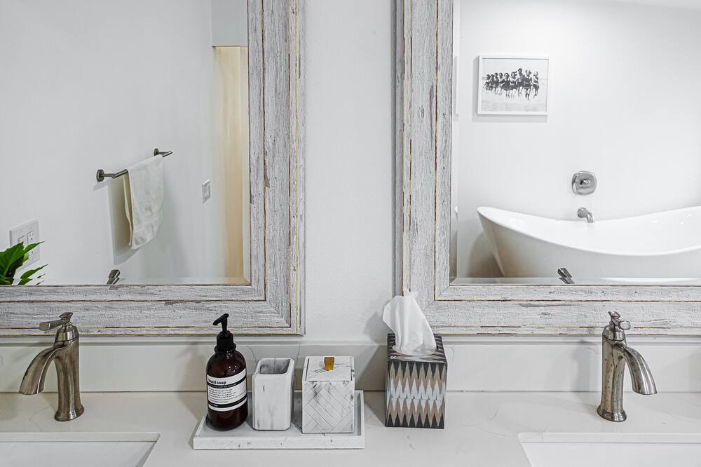 Photo of Bathroom in Mira Monte