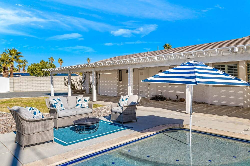 Photo of Outdoor in Racquet Club South