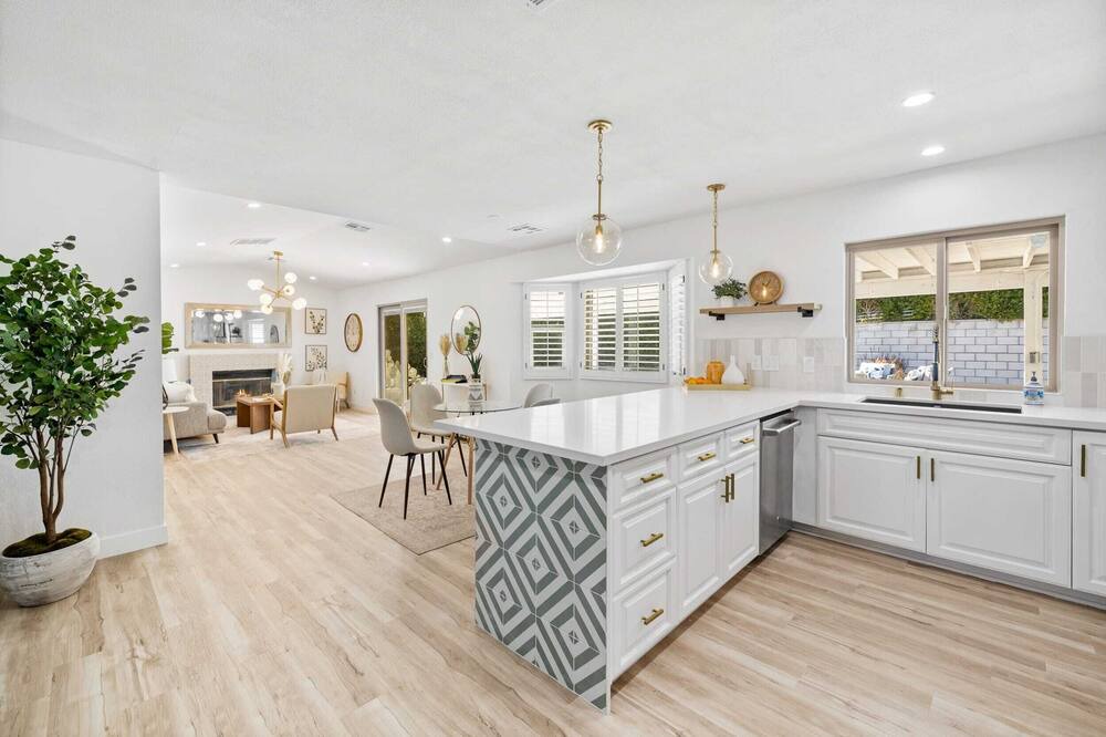 Photo of Kitchen in Racquet Club South