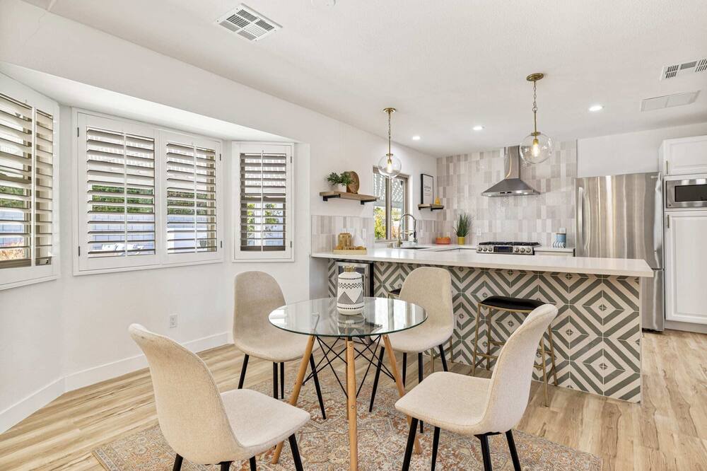 Photo of Kitchen in Racquet Club South