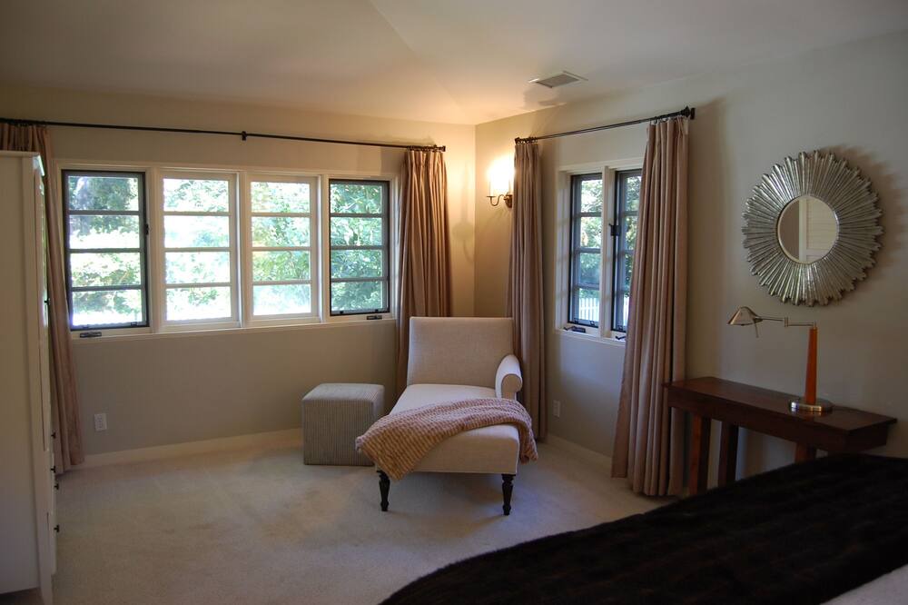 Photo of Bedroom in Hedgerow