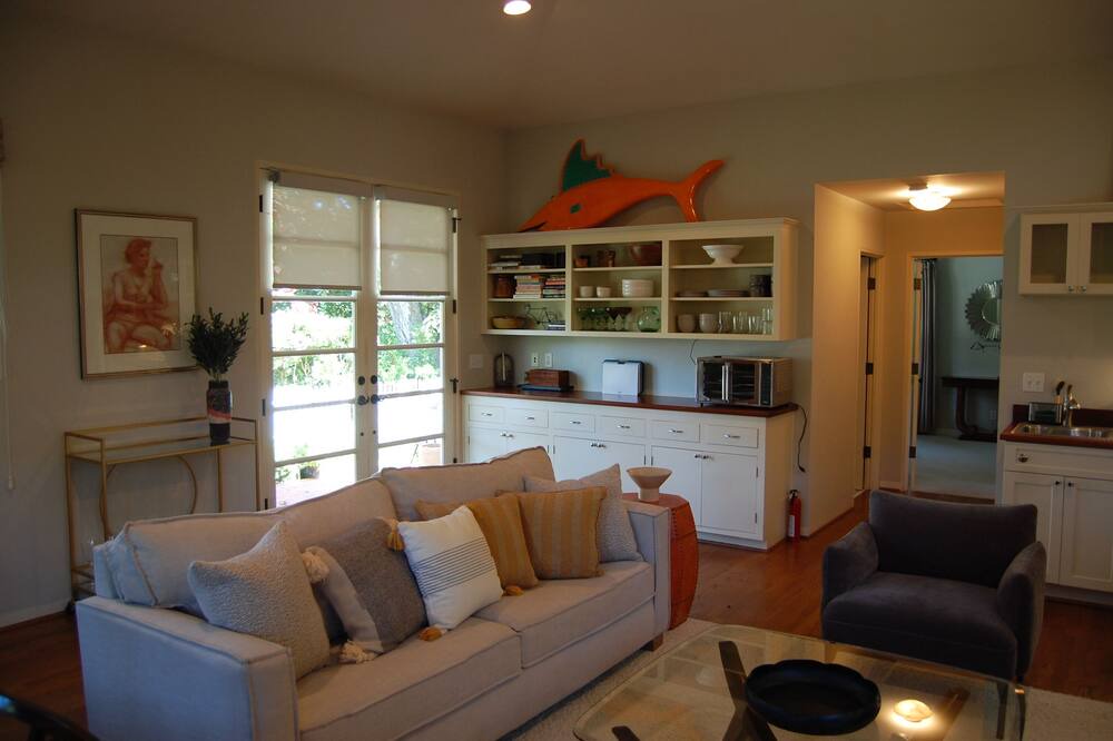 Photo of Livingroom in Hedgerow