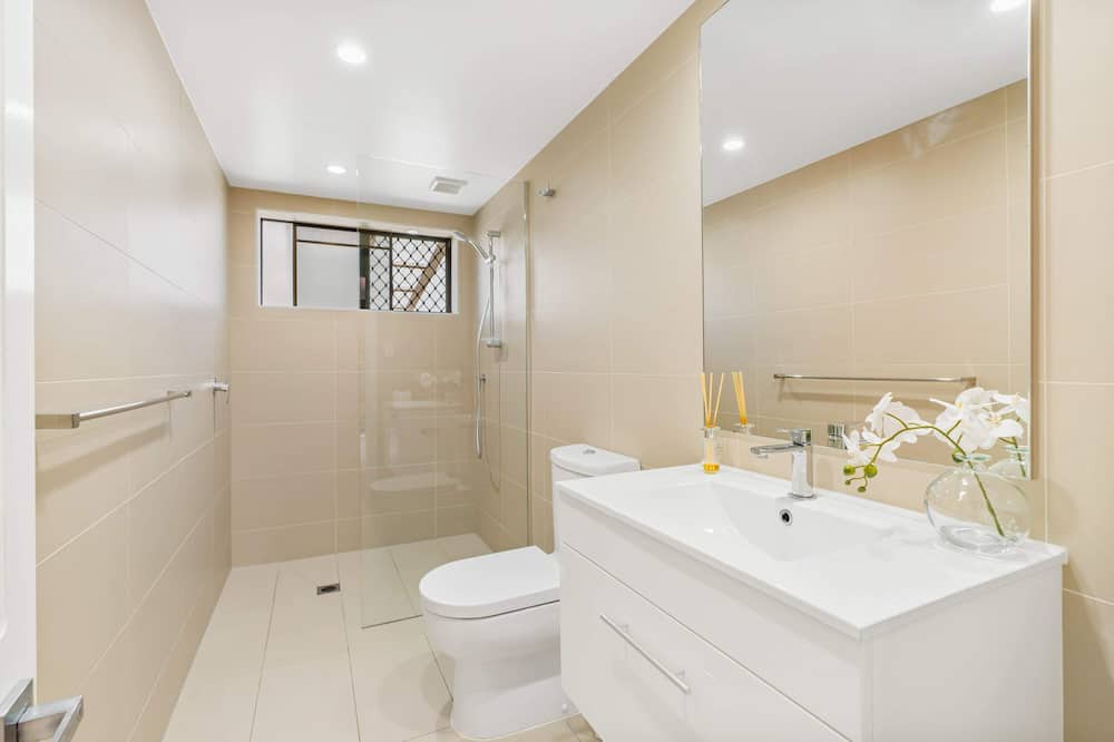 Photo of Bathroom in Biggera Waters
