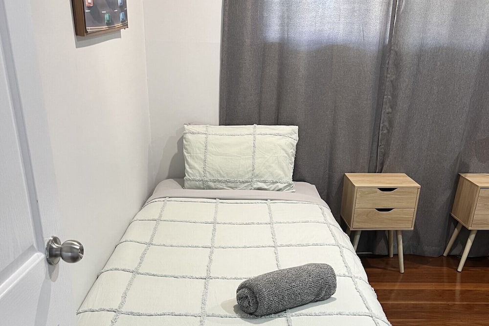 Photo of Bedroom in Biggera Waters