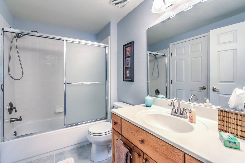 Photo of Bathroom in Summerlin