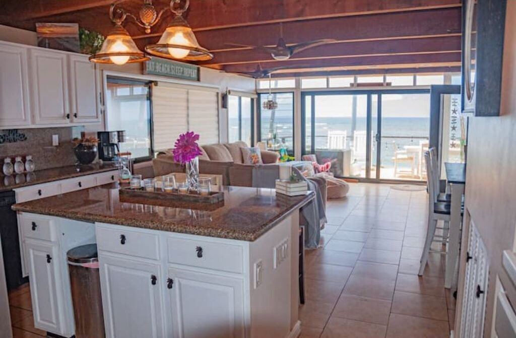 Photo of Kitchen in Mokuleia