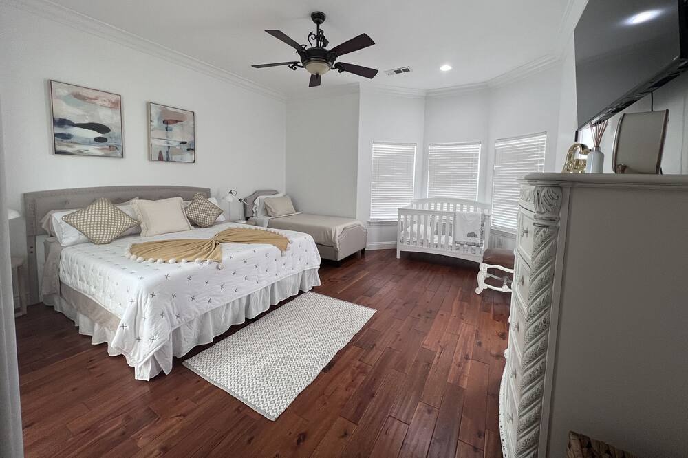 Photo of Bedroom in Rosedale