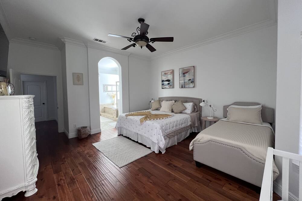 Photo of Bedroom in Rosedale