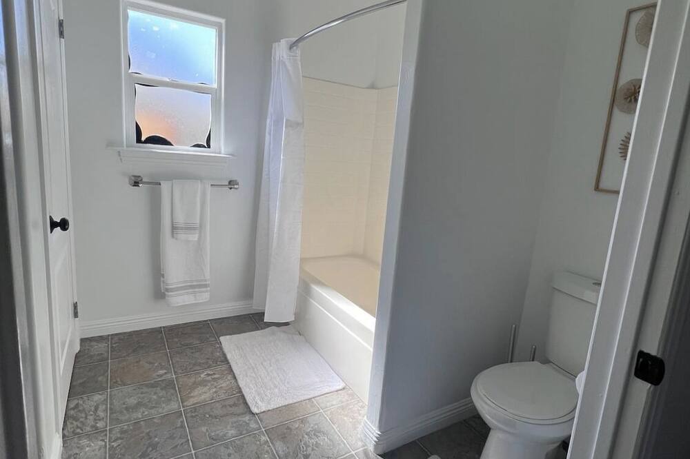 Photo of Bathroom in Rosedale